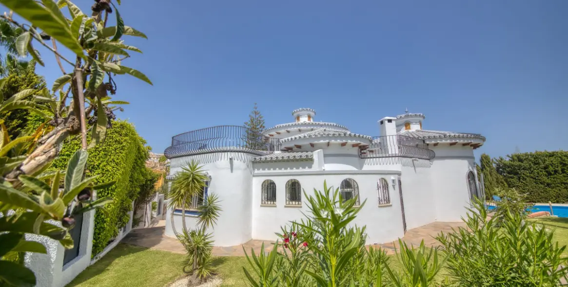 Продажа  отдельно стоящей виллы в Benalmadena 30