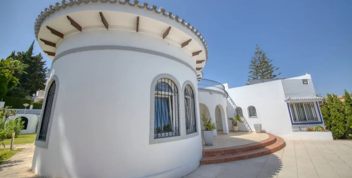 Продажа  отдельно стоящей виллы в Benalmadena 39