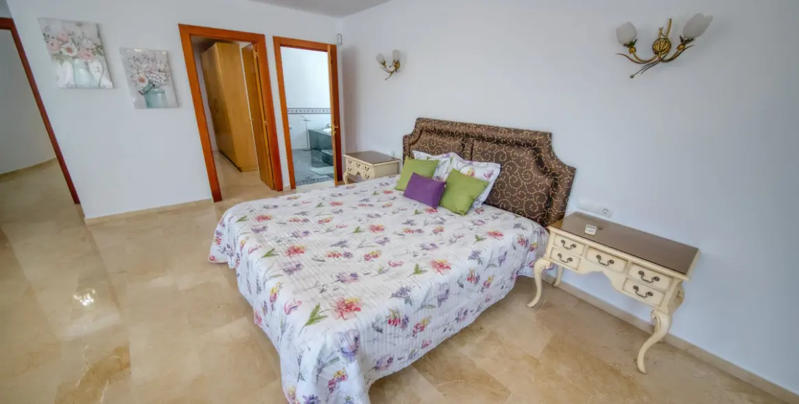 Продажа  отдельно стоящей виллы в Benalmadena 46