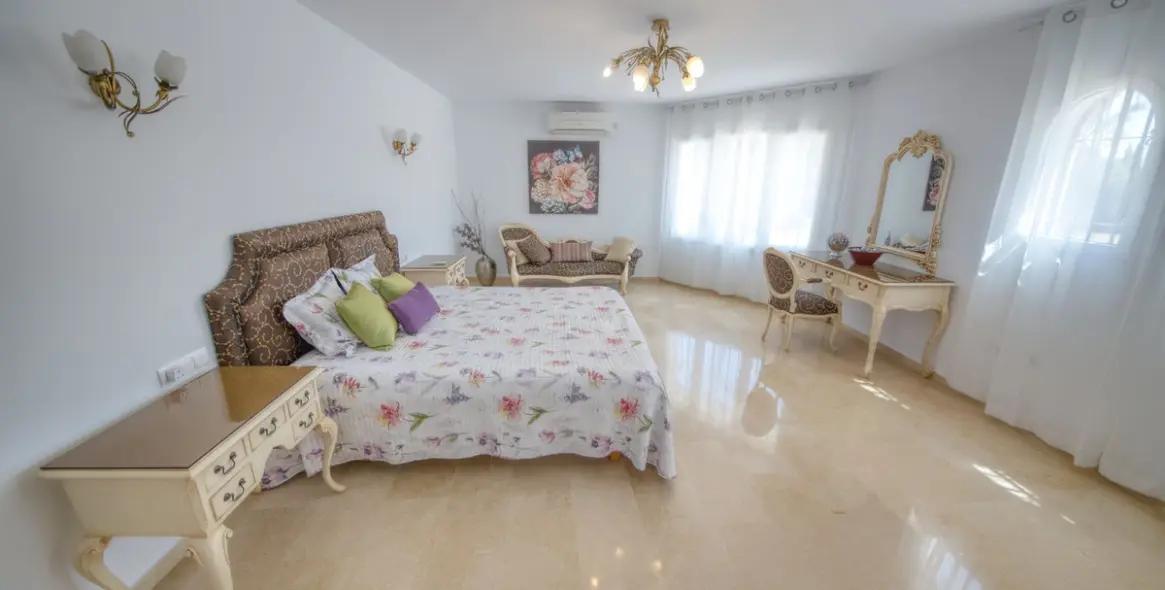 Продажа  отдельно стоящей виллы в Benalmadena 52