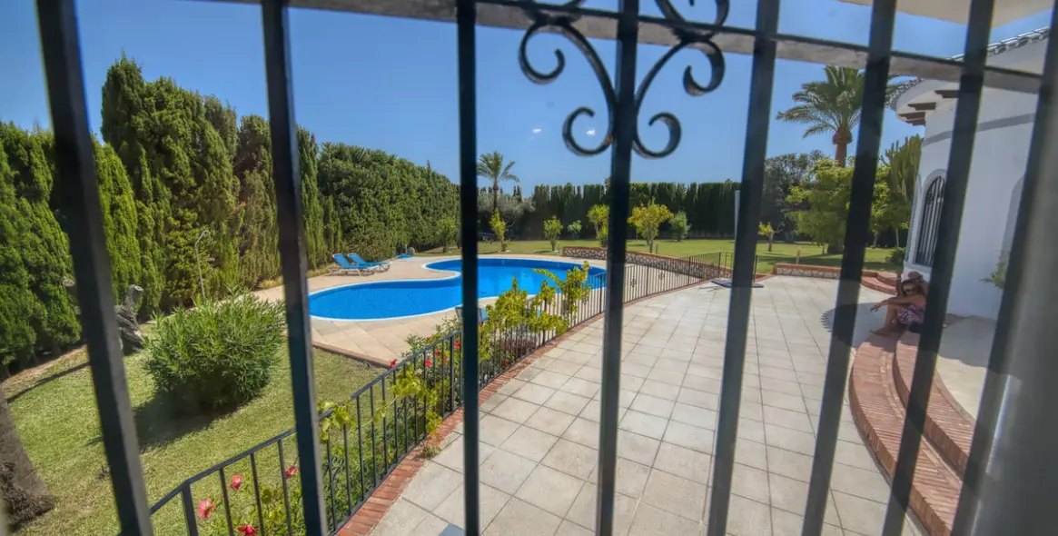 Продажа  отдельно стоящей виллы в Benalmadena 53