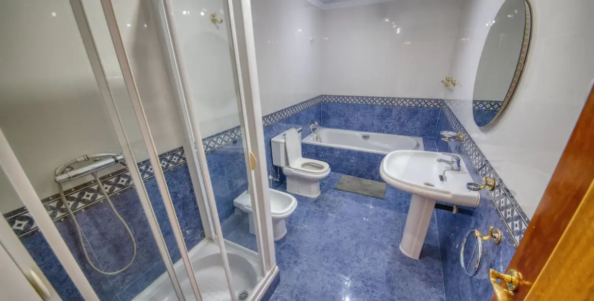 Продажа  отдельно стоящей виллы в Benalmadena 54