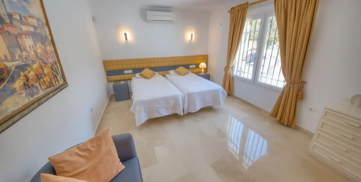 Продажа  отдельно стоящей виллы в Benalmadena 55