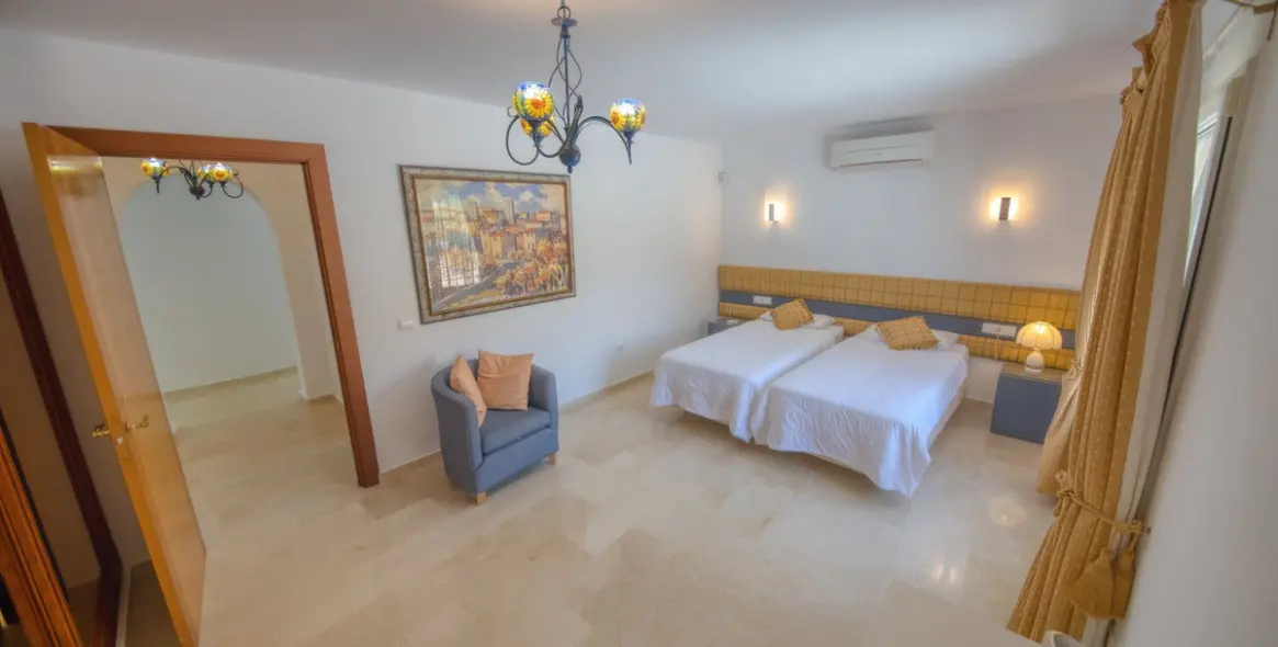 Продажа  отдельно стоящей виллы в Benalmadena 56