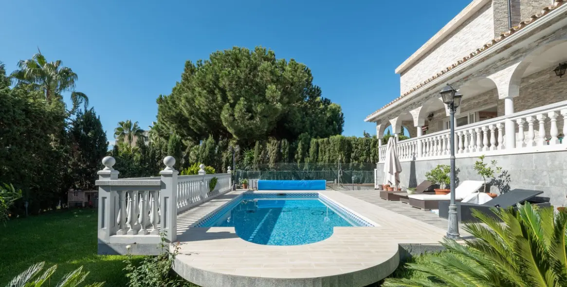 Продажа  отдельно стоящей виллы в Marbella (район Marbella) 2