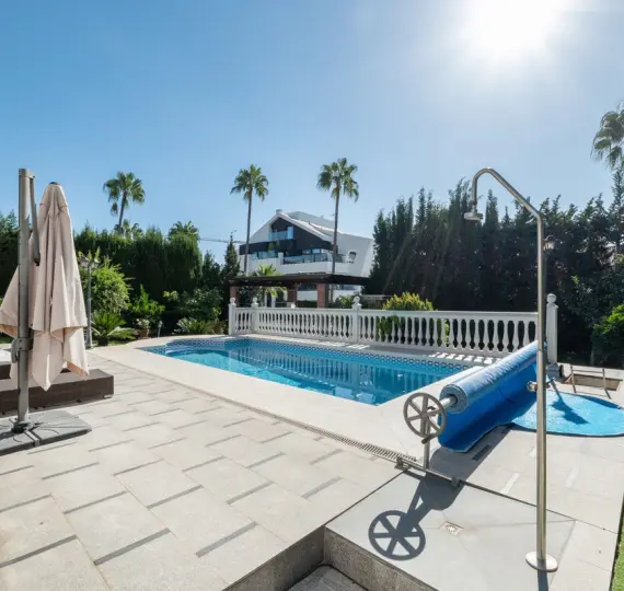 Oтдельно стоящая вилла R4849699