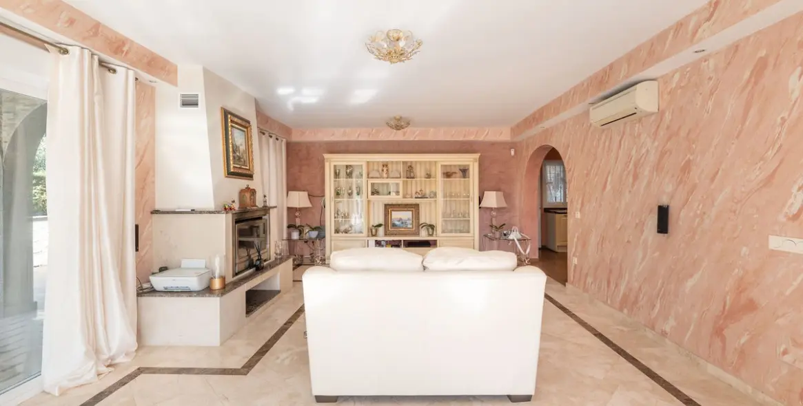 Продажа  отдельно стоящей виллы в Marbella (район Marbella) 16