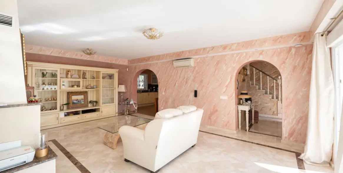 Продажа  отдельно стоящей виллы в Marbella (район Marbella) 17