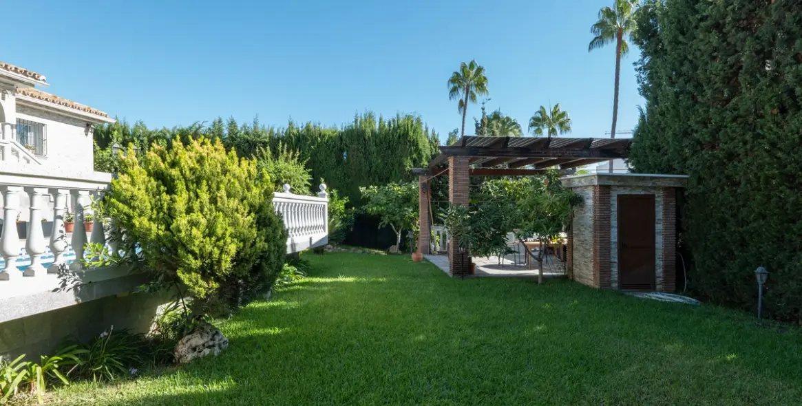 Продажа  отдельно стоящей виллы в Marbella 46