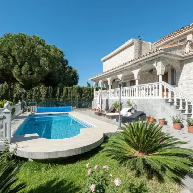 Venta de villa independiente en Marbella