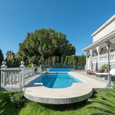 Venta de villa independiente en Marbella