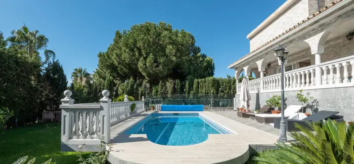 Venta de villa independiente en Marbella 1