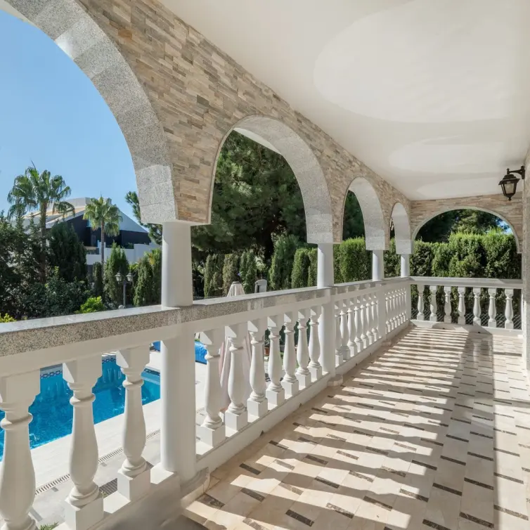 Продажа  отдельно стоящей виллы в Marbella