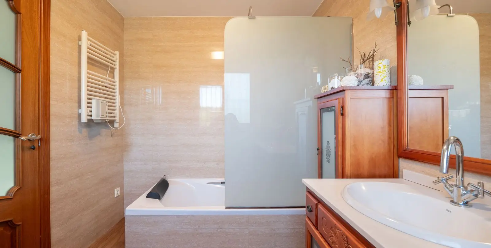 Sale of detached villa in Marbella 39