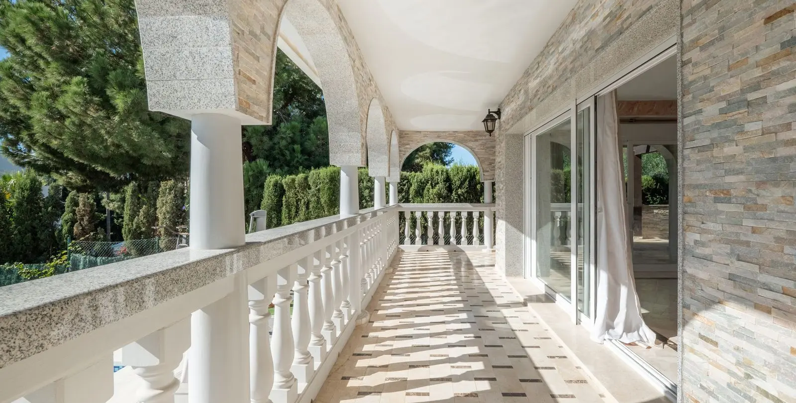 Sale of detached villa in Marbella 42