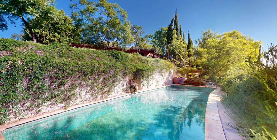 Sale of detached villa in Nerja 42