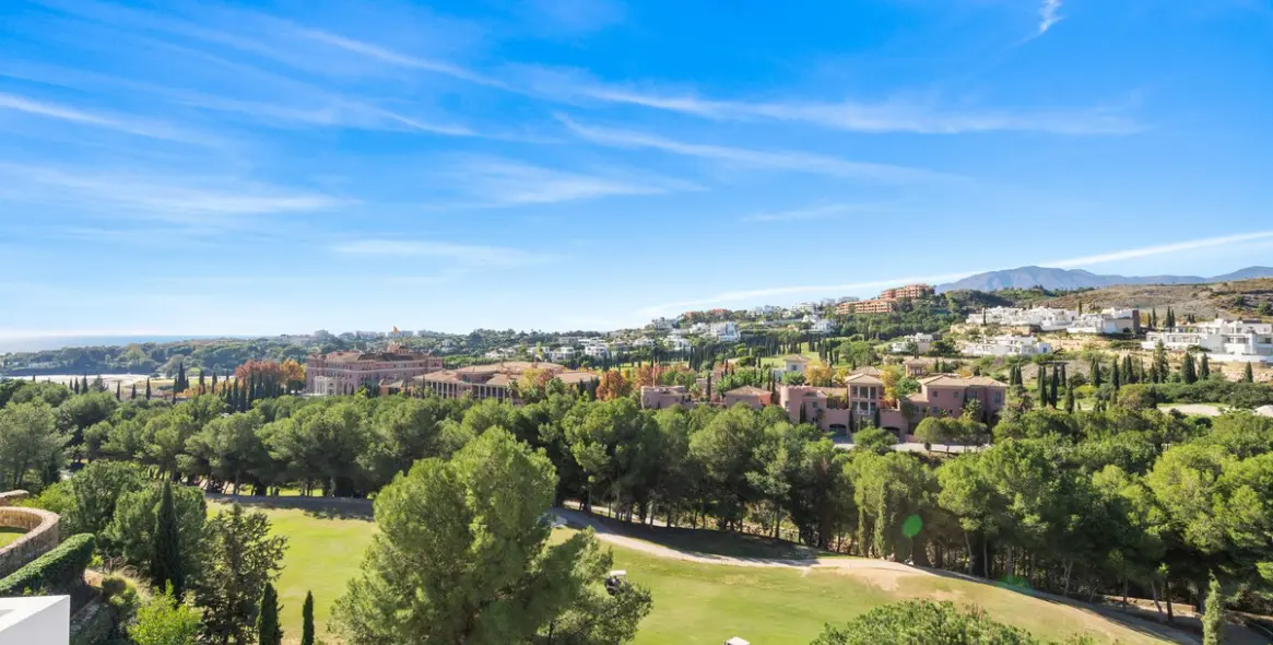 Продажа двухуровневого пентхауса в Los Flamingos 2