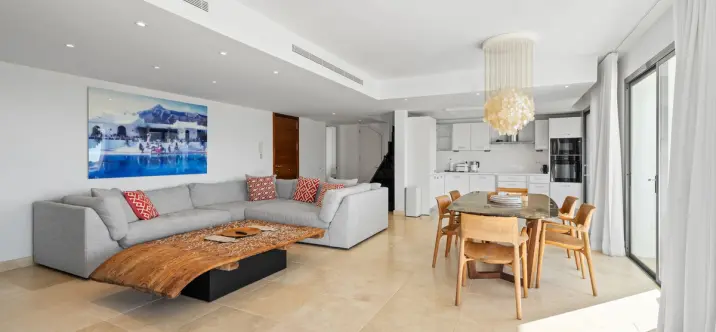 Venta de ático dúplex en Los Flamingos 3