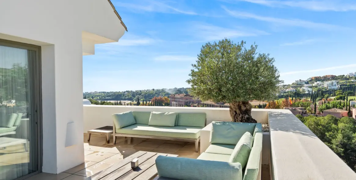 Продажа двухуровневого пентхауса в Los Flamingos 9