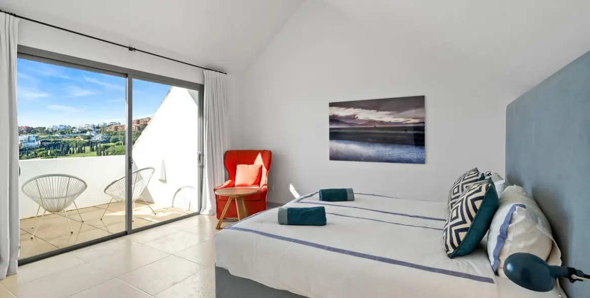 Продажа двухуровневого пентхауса в Los Flamingos 18