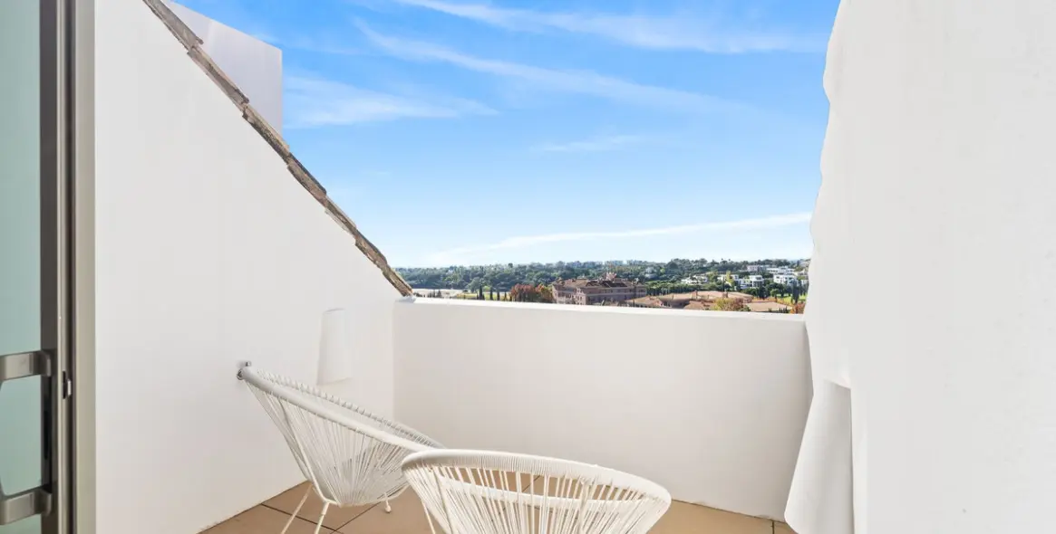 Продажа двухуровневого пентхауса в Los Flamingos 19