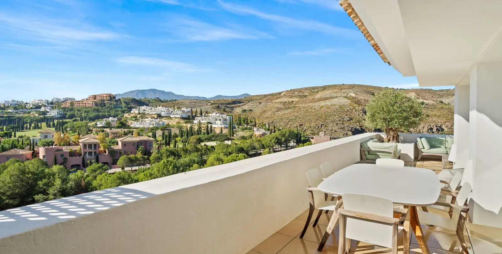 Sale of penthouse duplex in Los Flamingos 6