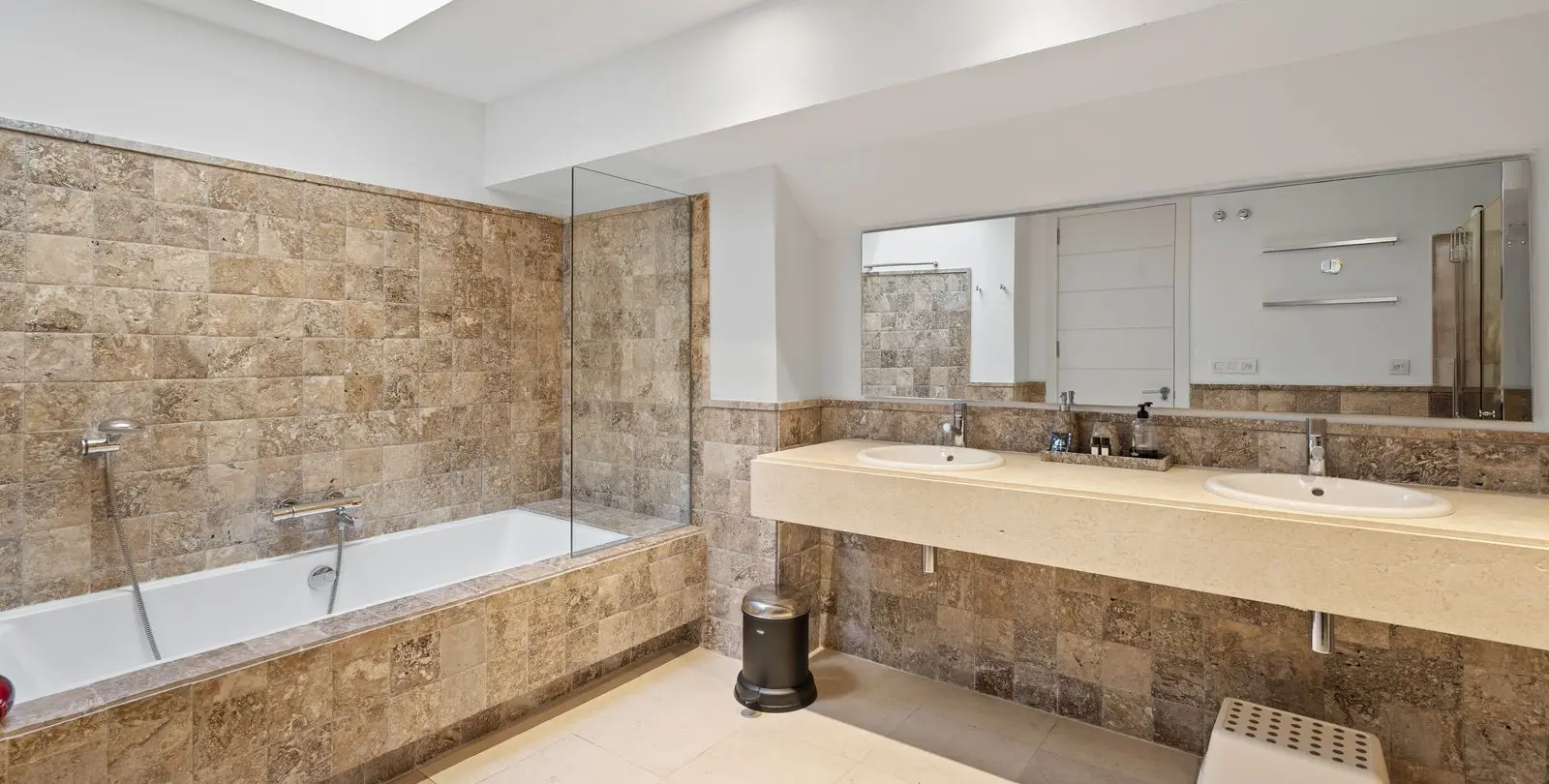 Sale of penthouse duplex in Los Flamingos 12