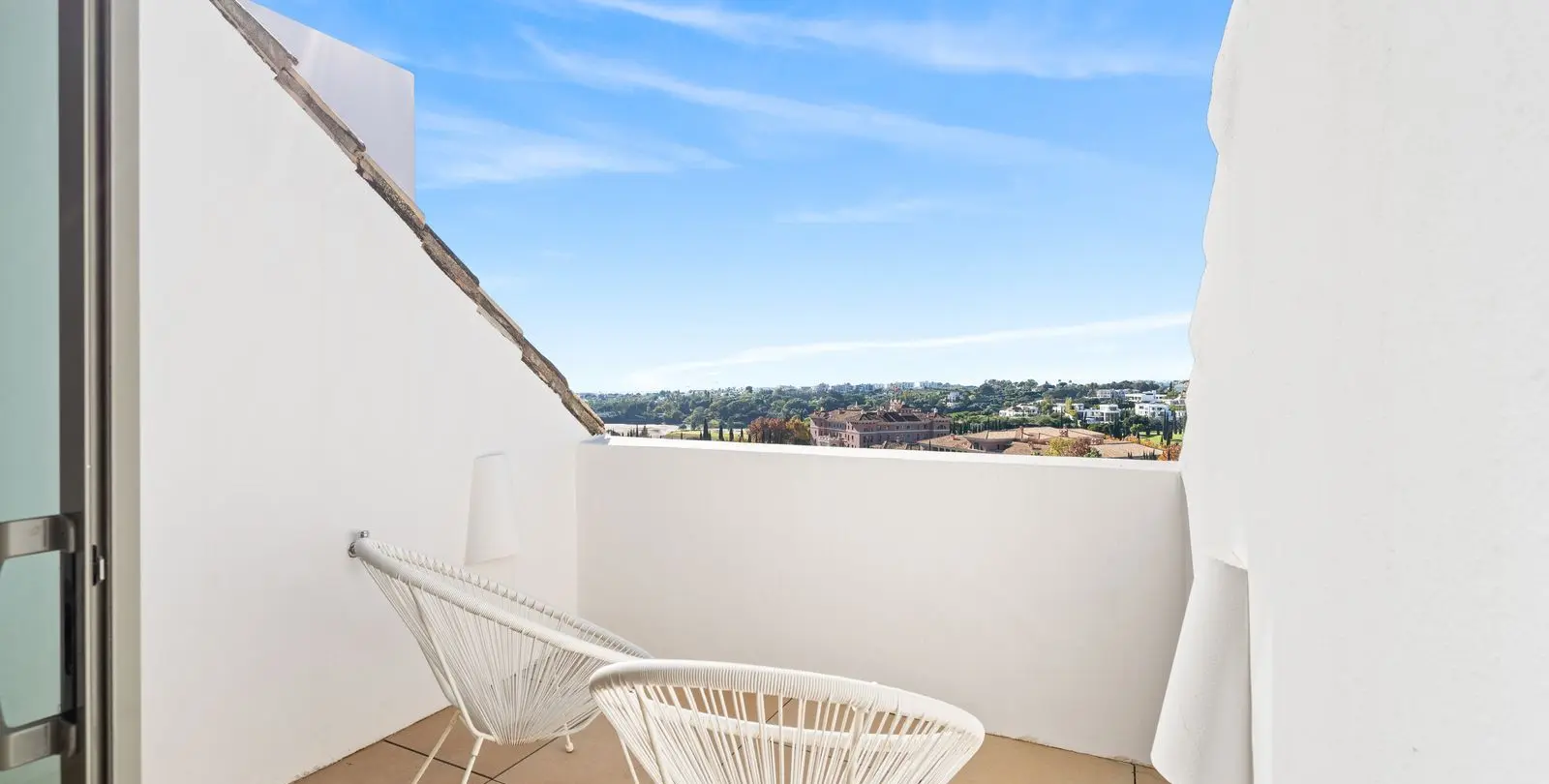 Sale of penthouse duplex in Los Flamingos 19