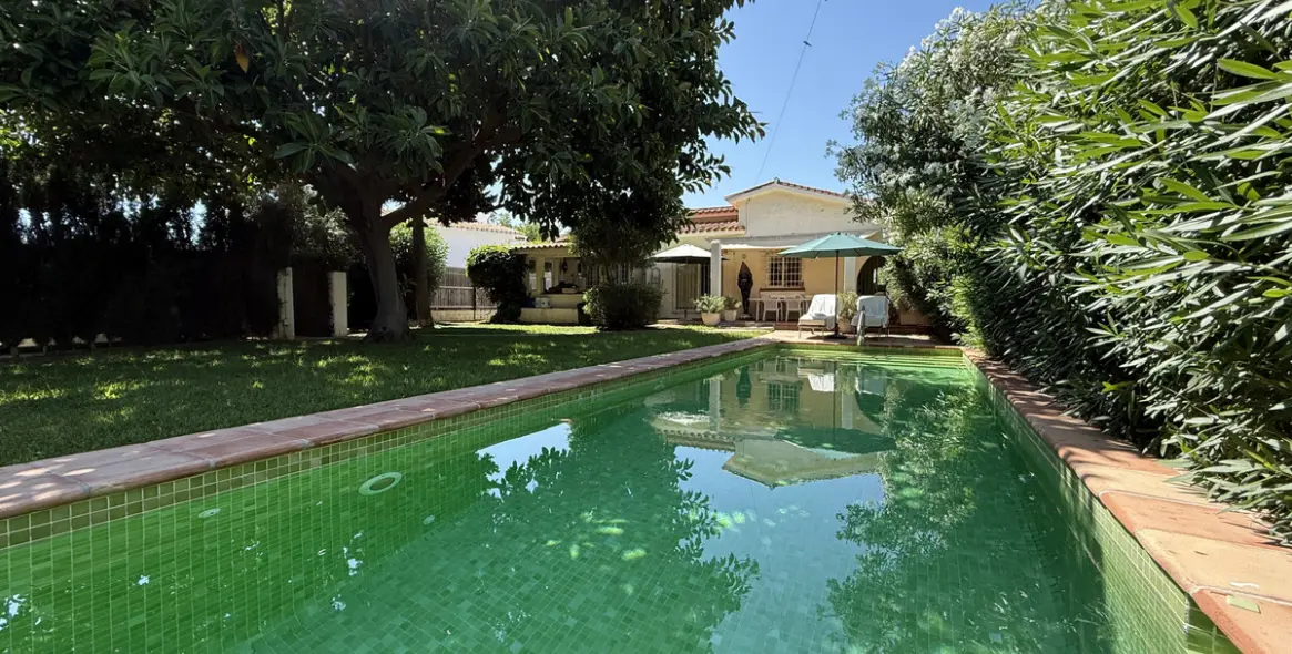 Продажа  отдельно стоящей виллы в San Pedro de Alcántara (район San Pedro de Alcántara) 1