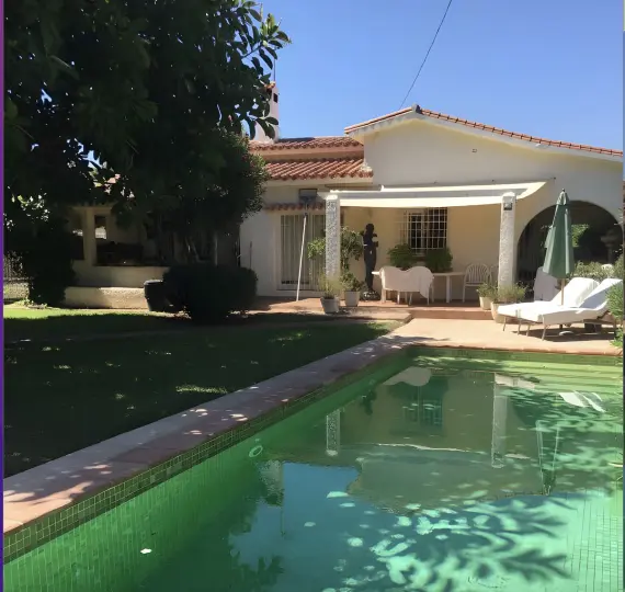 Oтдельно стоящая вилла R4913401