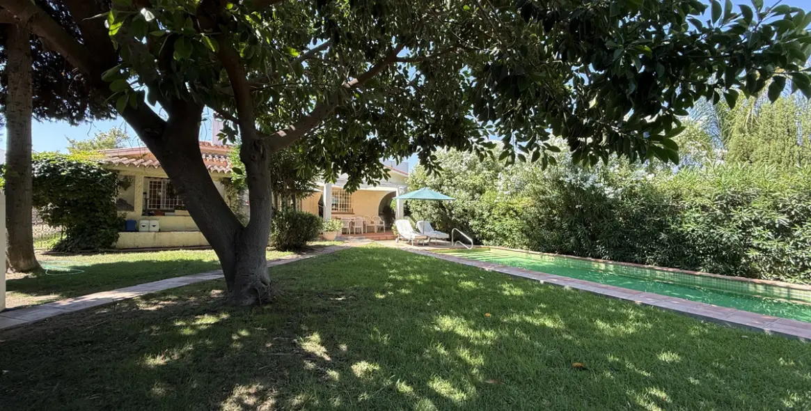 Продажа  отдельно стоящей виллы в San Pedro de Alcántara (район San Pedro de Alcántara) 14