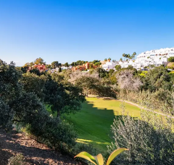 Sale of middle floor apartment in Cabopino