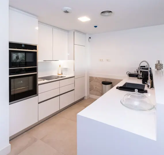 Sale of middle floor apartment in Cabopino