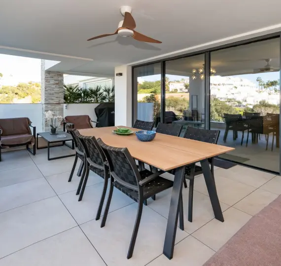 Sale of middle floor apartment in Cabopino