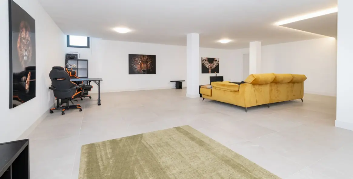 Sale of middle floor apartment in Cabopino 9