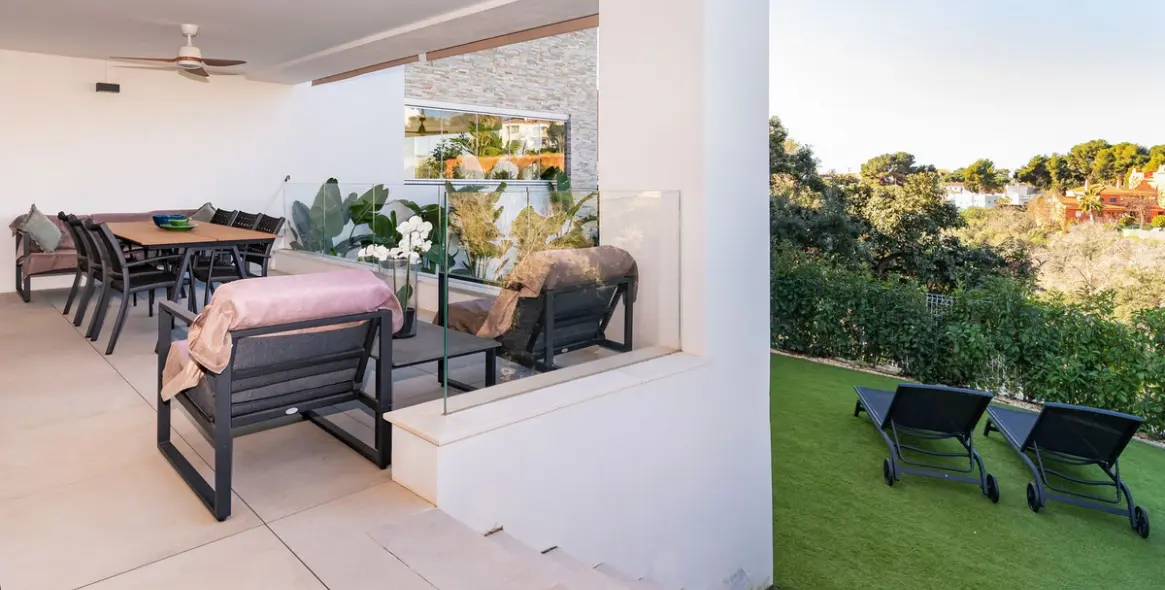 Sale of middle floor apartment in Cabopino 48