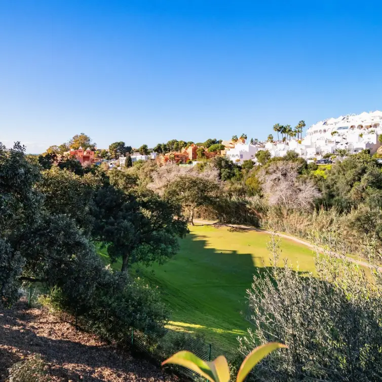 Sale of middle floor apartment in Cabopino