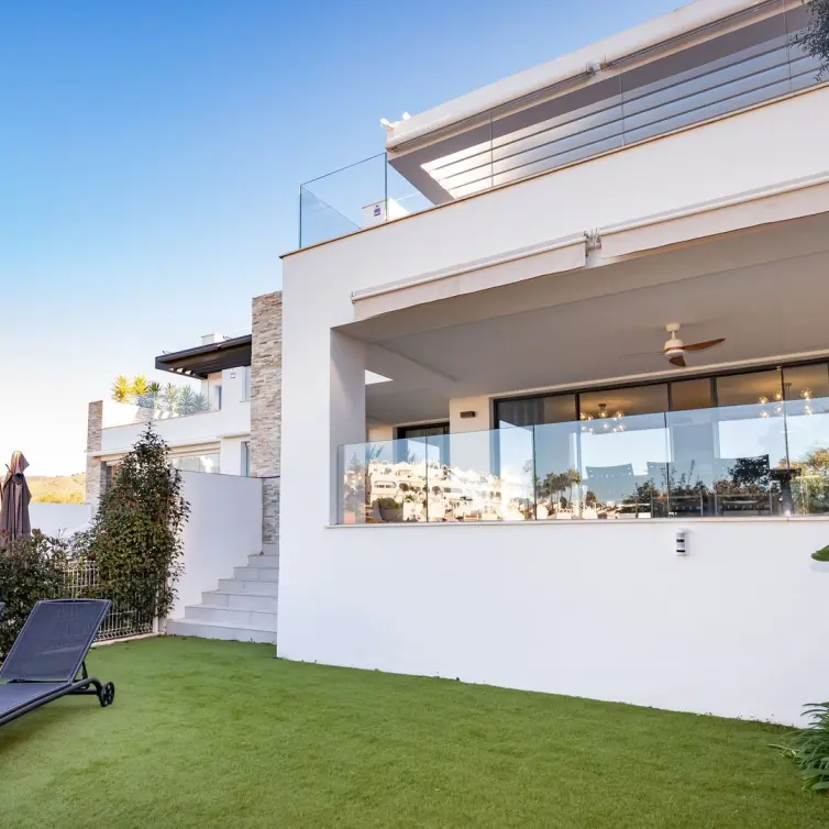 Sale of middle floor apartment in Cabopino
