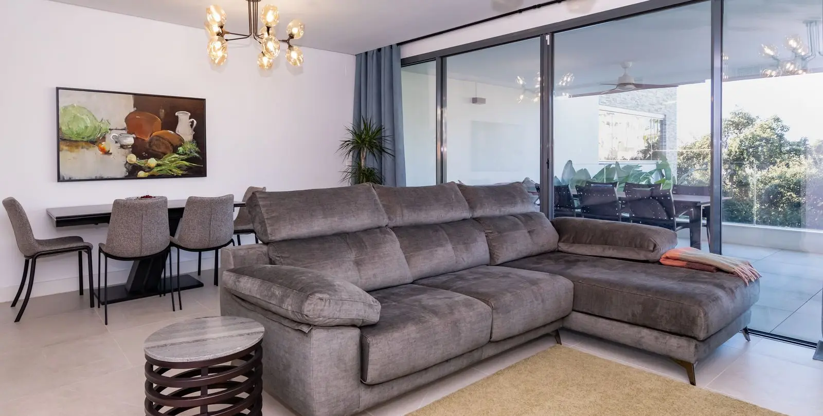 Sale of middle floor apartment in Cabopino 7