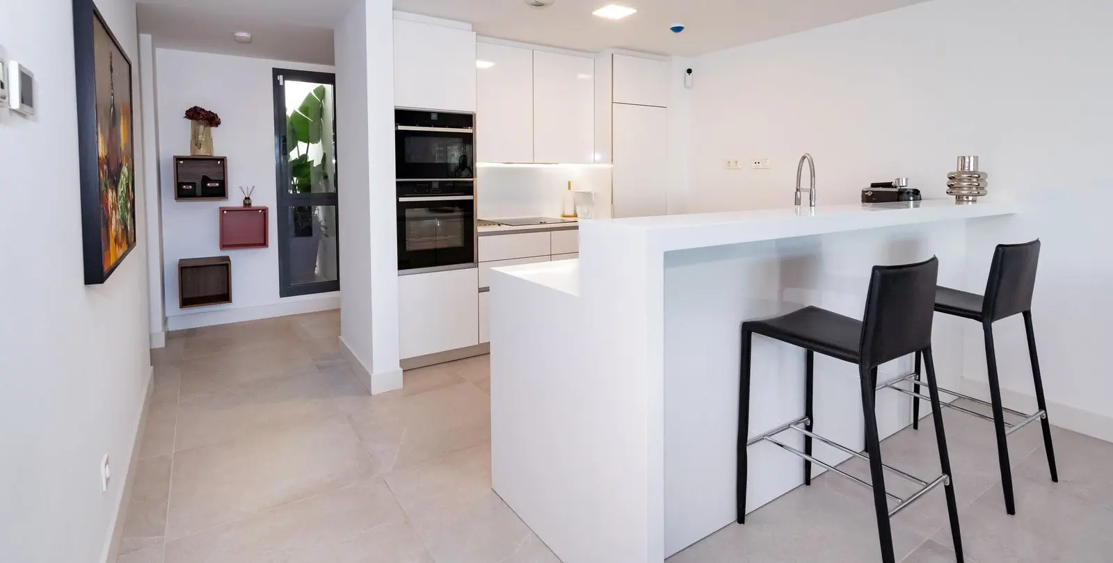 Sale of middle floor apartment in Cabopino 12