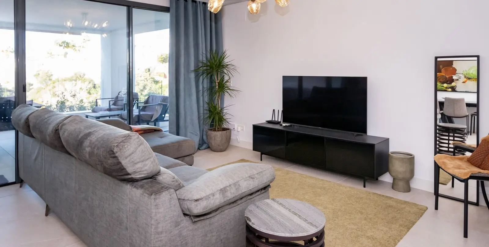 Sale of middle floor apartment in Cabopino 17
