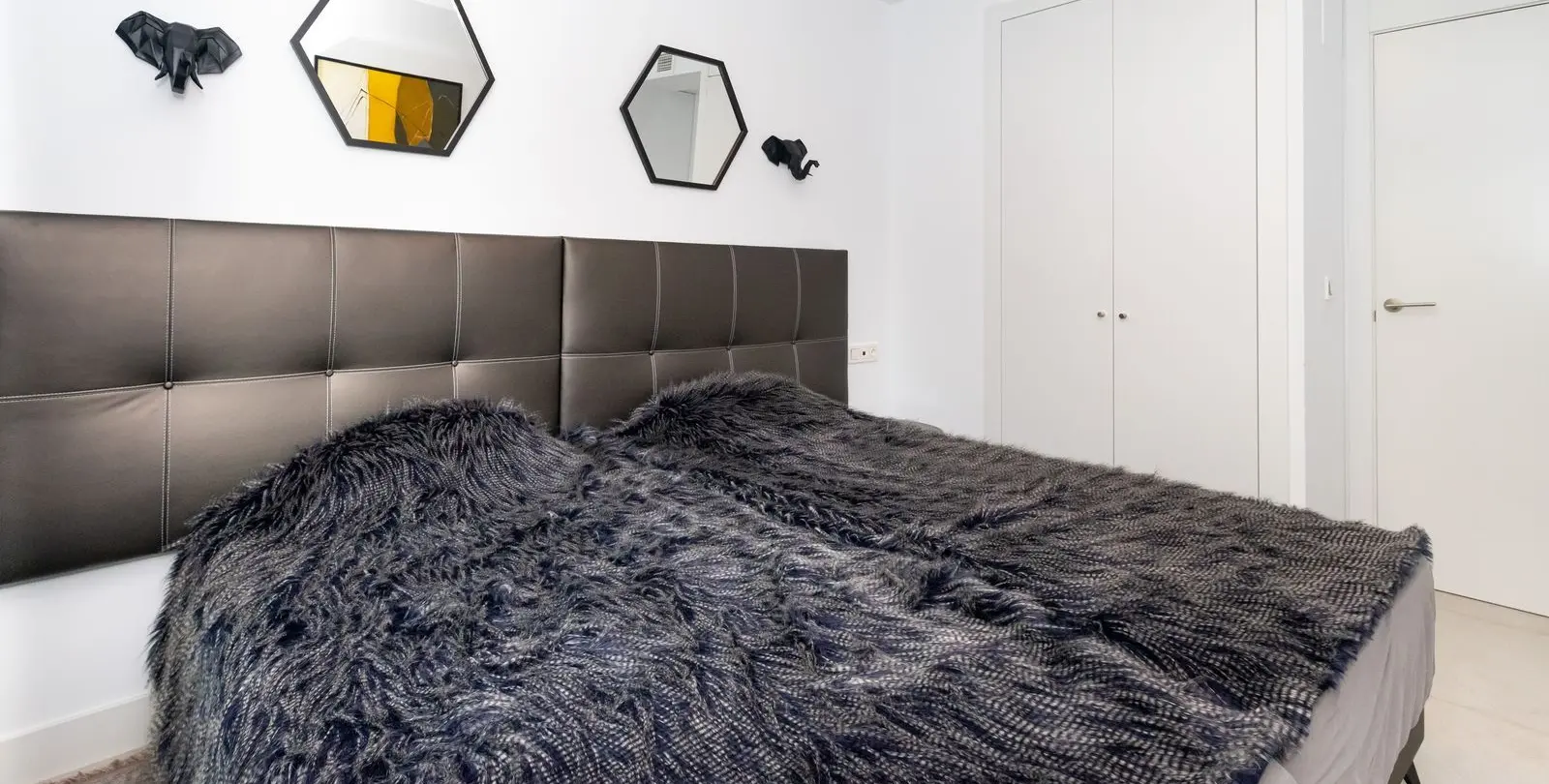 Sale of middle floor apartment in Cabopino 24