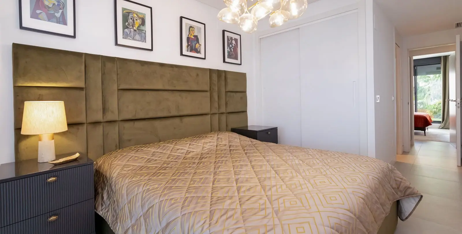 Sale of middle floor apartment in Cabopino 36