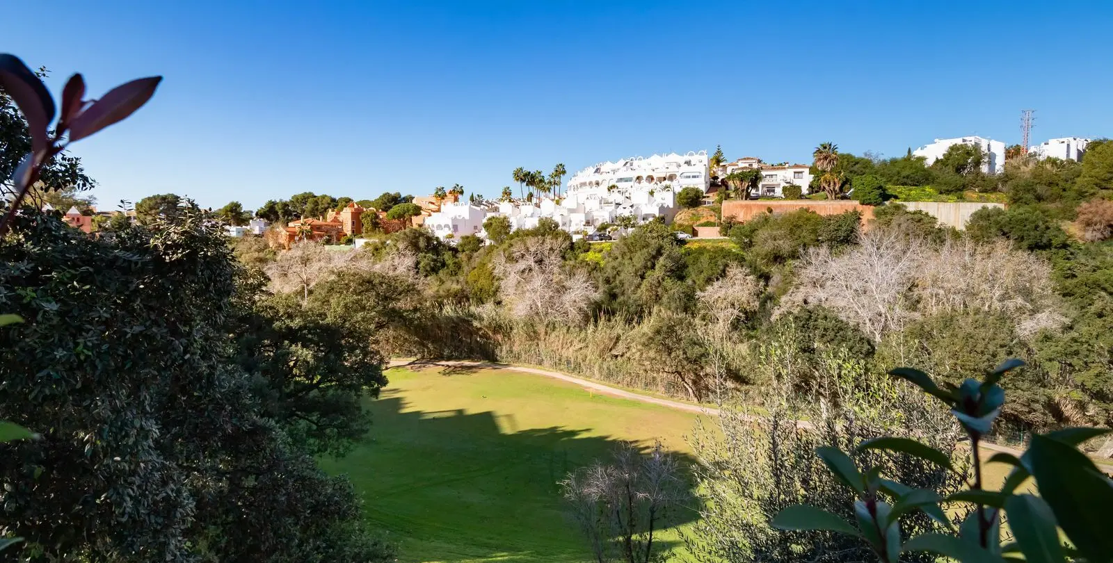 Sale of middle floor apartment in Cabopino 47