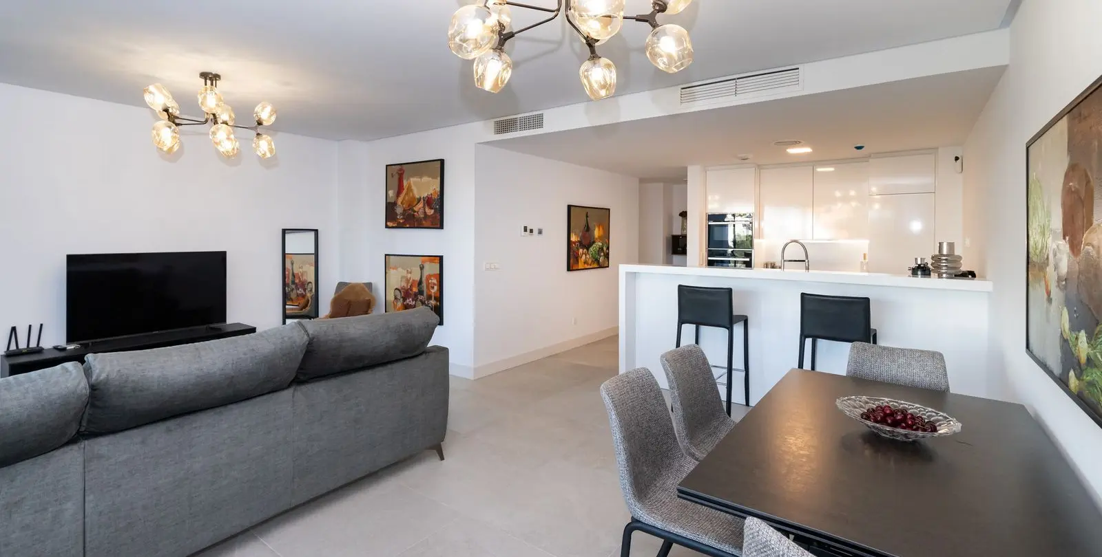 Sale of middle floor apartment in Cabopino 63