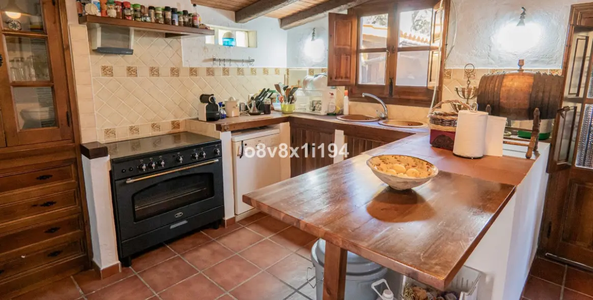 Sale of finca - cortijo in Jubrique 15