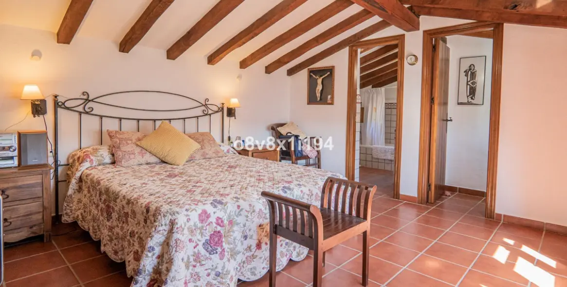 Sale of finca - cortijo in Jubrique 23