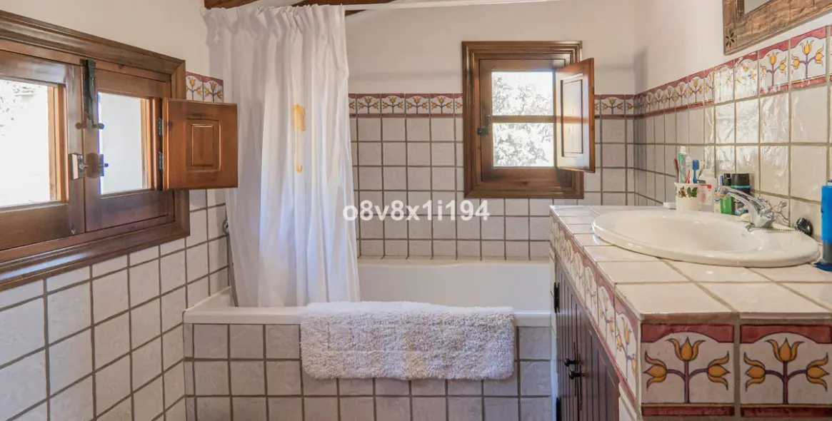 Sale of finca - cortijo in Jubrique 25