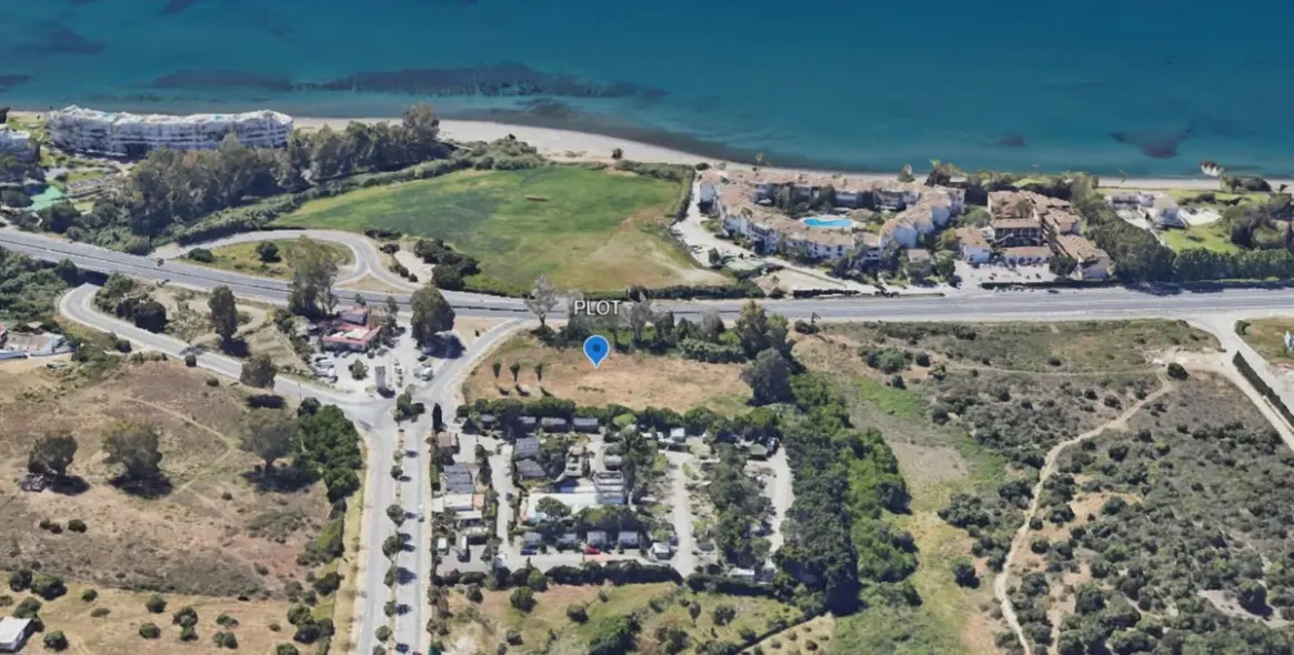 Продажа  жилого участка в Estepona (район Selwo) 1
