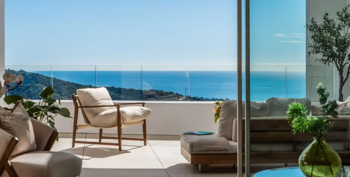 Sale of middle floor apartment in Ojén 8